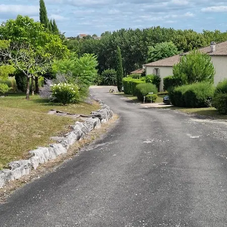 3 Bedroom With Logburner In Fabulous French Countryside Vila Chalais (Charente)