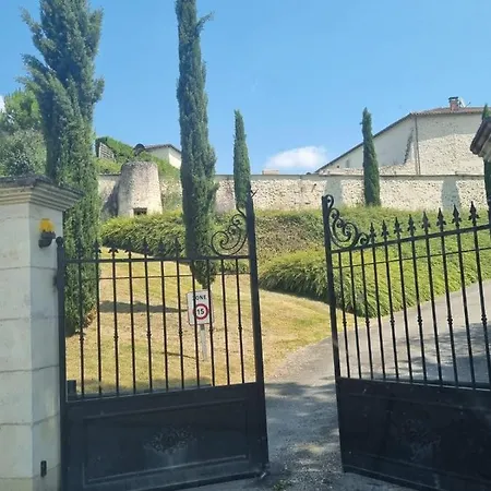 3 Bedroom With Logburner In Fabulous French Countryside Vila Chalais (Charente)