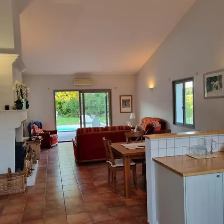 Villa Private Pool / 3 Bedroom In Fabulous French Countryside Chalais (Charente)
